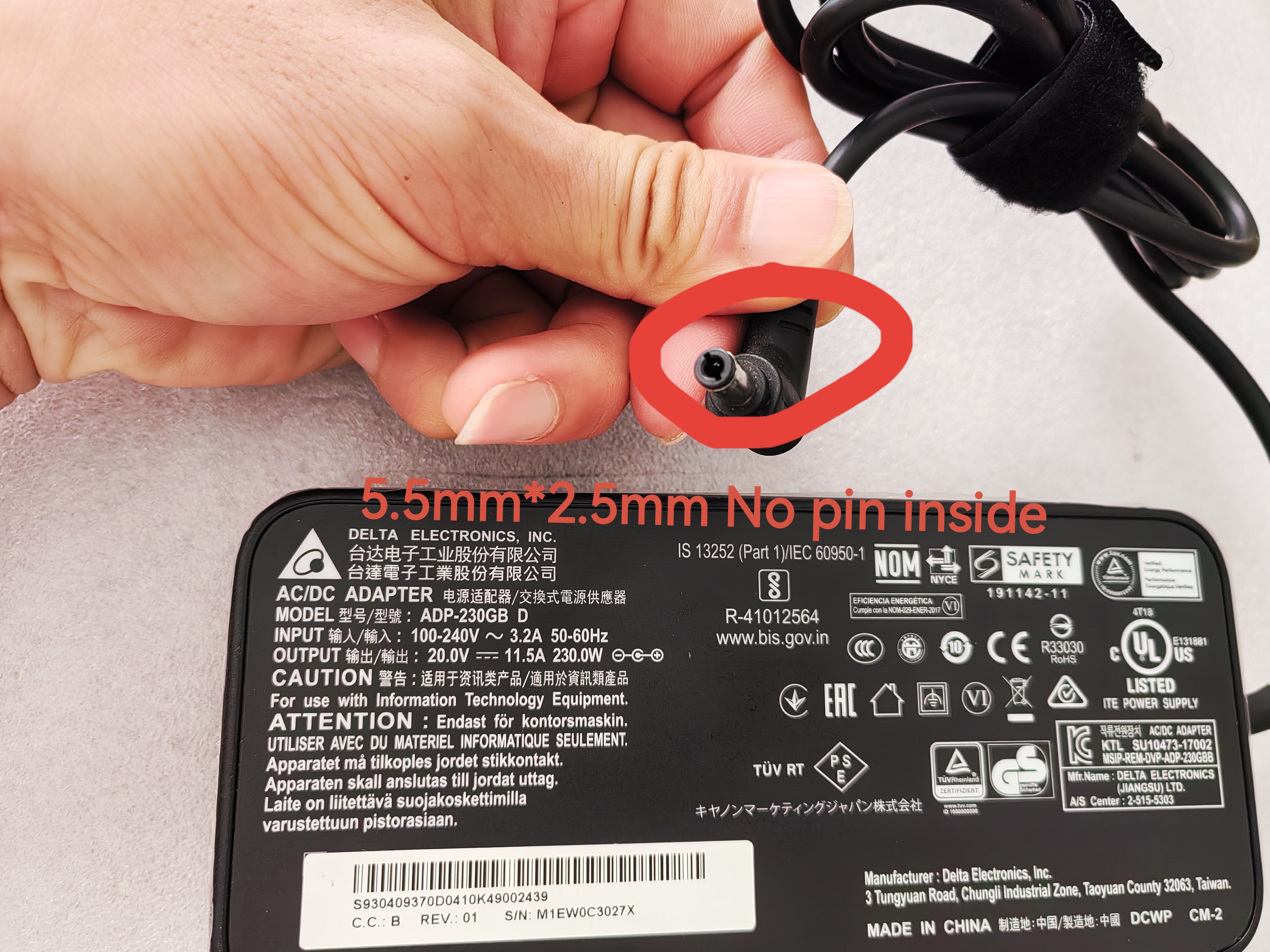 OEM Slim Delta 20V 11.5A 230W  - مراجعة Pc Gaming Uk وسعره