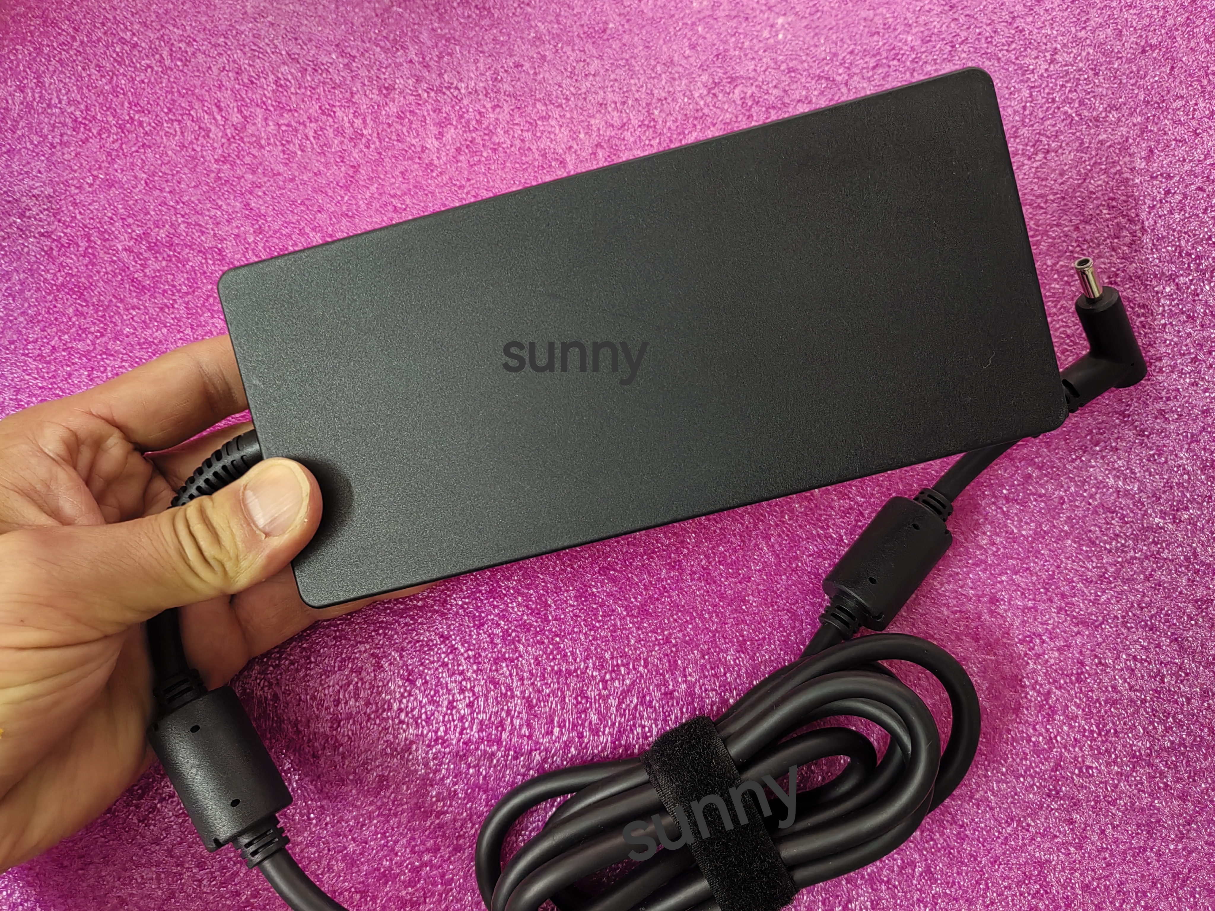 Slim Chicony A23-330P2A 4.5mm  - مراجعة Pc Gaming Uk وسعره