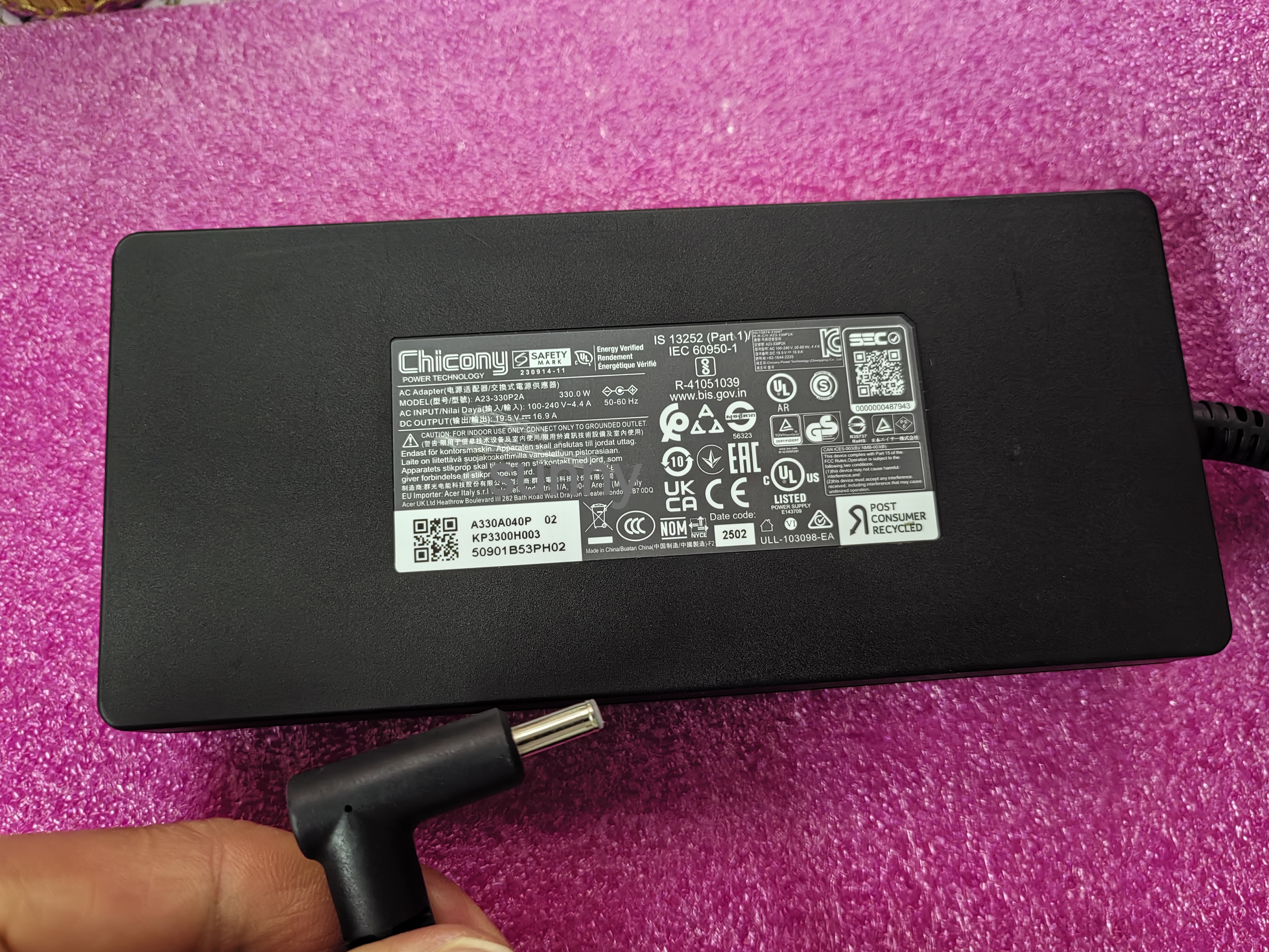 Slim Chicony A23-330P2A 4.5mm  - مراجعة Pc Gaming Uk وسعره