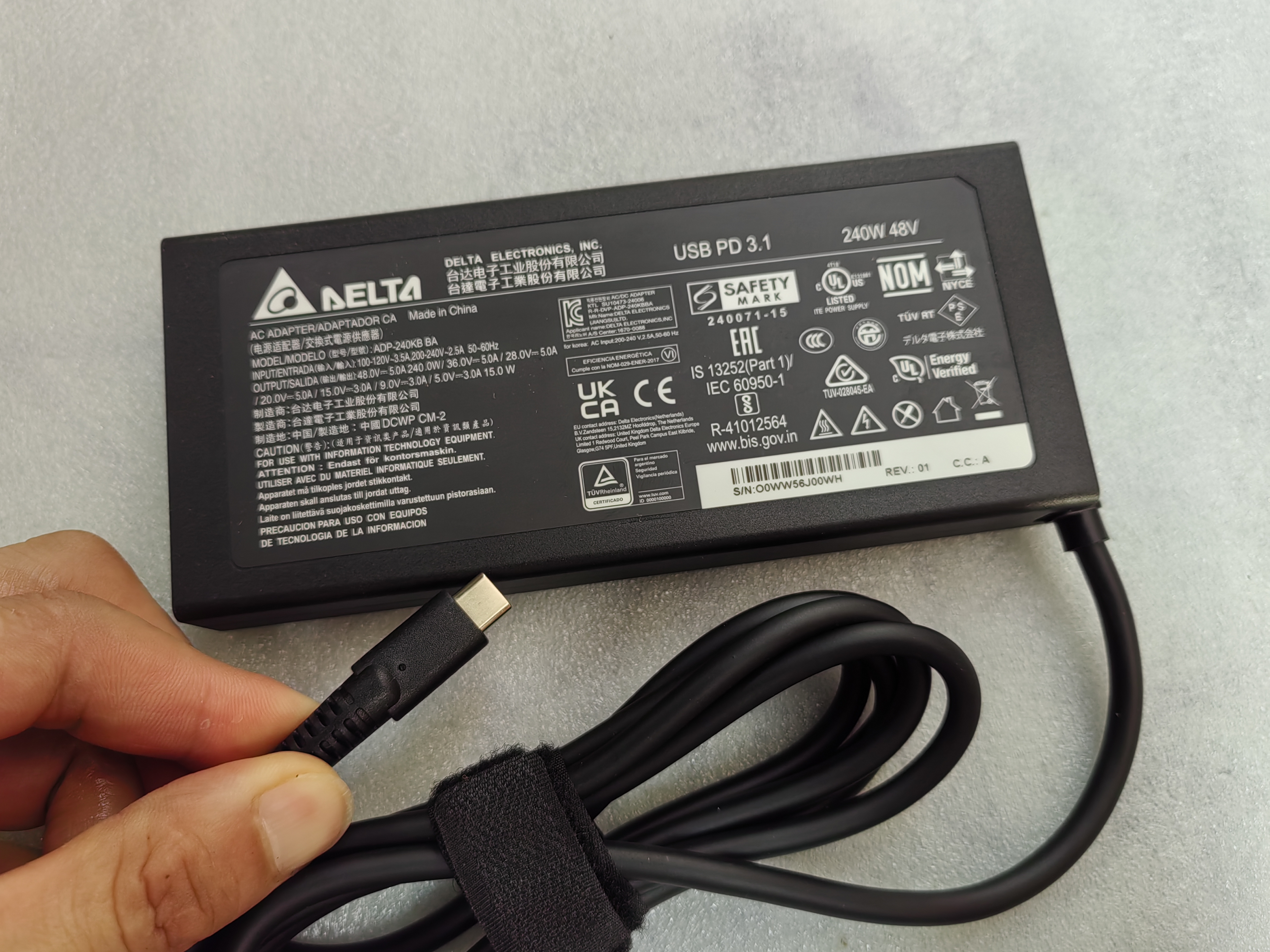 NEW OEM ADP-240KB BA Delta 240 - مراجعة Pc Gaming Uk وسعره